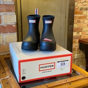 Hunter original short play boots with tab defect